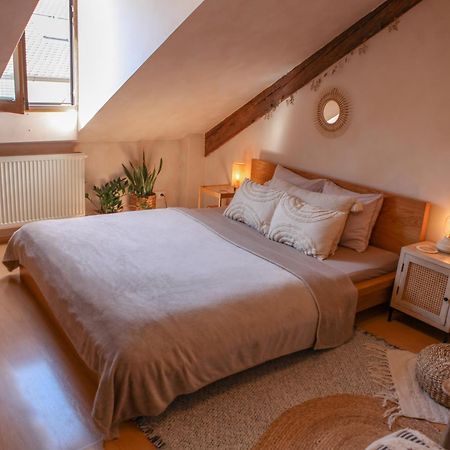 Cozy Apartment In The Heart Of The Historic City บราติสลาวา ภายนอก รูปภาพ